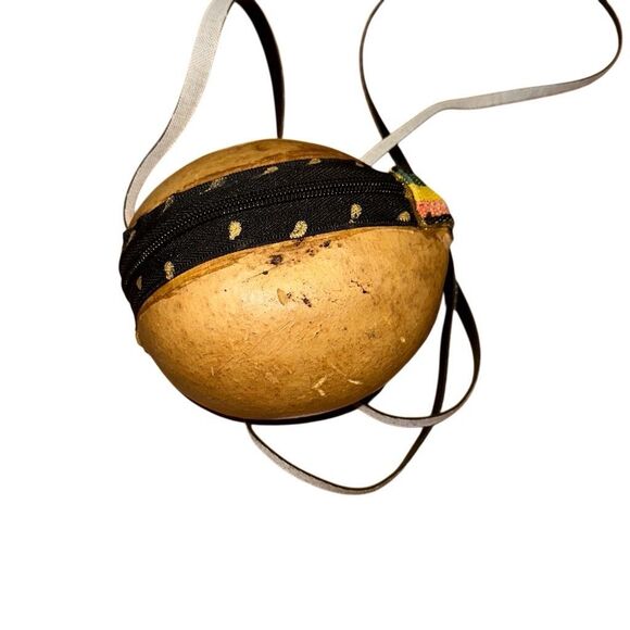 Authentic coconut zippered purse from Jamaica - Picture 1 of 5